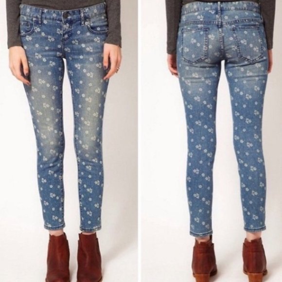 Free People Ditsy Floral Print Skinny Jeans - Picture 3 of 10